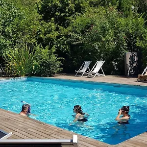 Camping Les Cent Chênes Camping